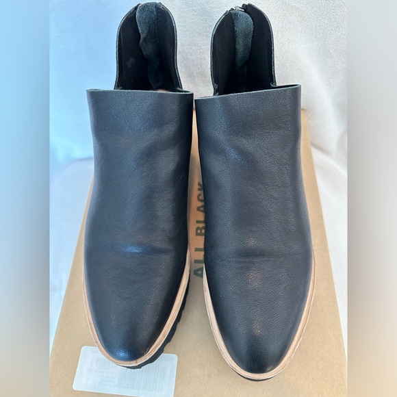 ALL BLACK Flatform Tread Shootie Sz 40.5/10 - Picture 4 of 7